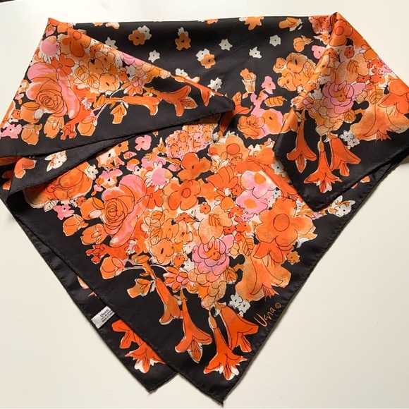 Vintage Vera vibrant floral square scarf - Picture 10 of 11